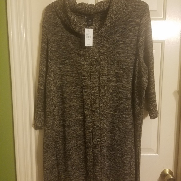 Dress - Picture 2 of 4